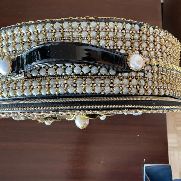 Stunning Upcycled Large Round Faux Patent Leather Handcrafted Handbag - Picture 3 of 12